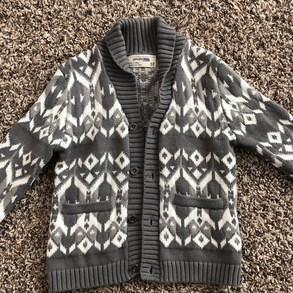 1 Grey & White Boys Sweater 5T